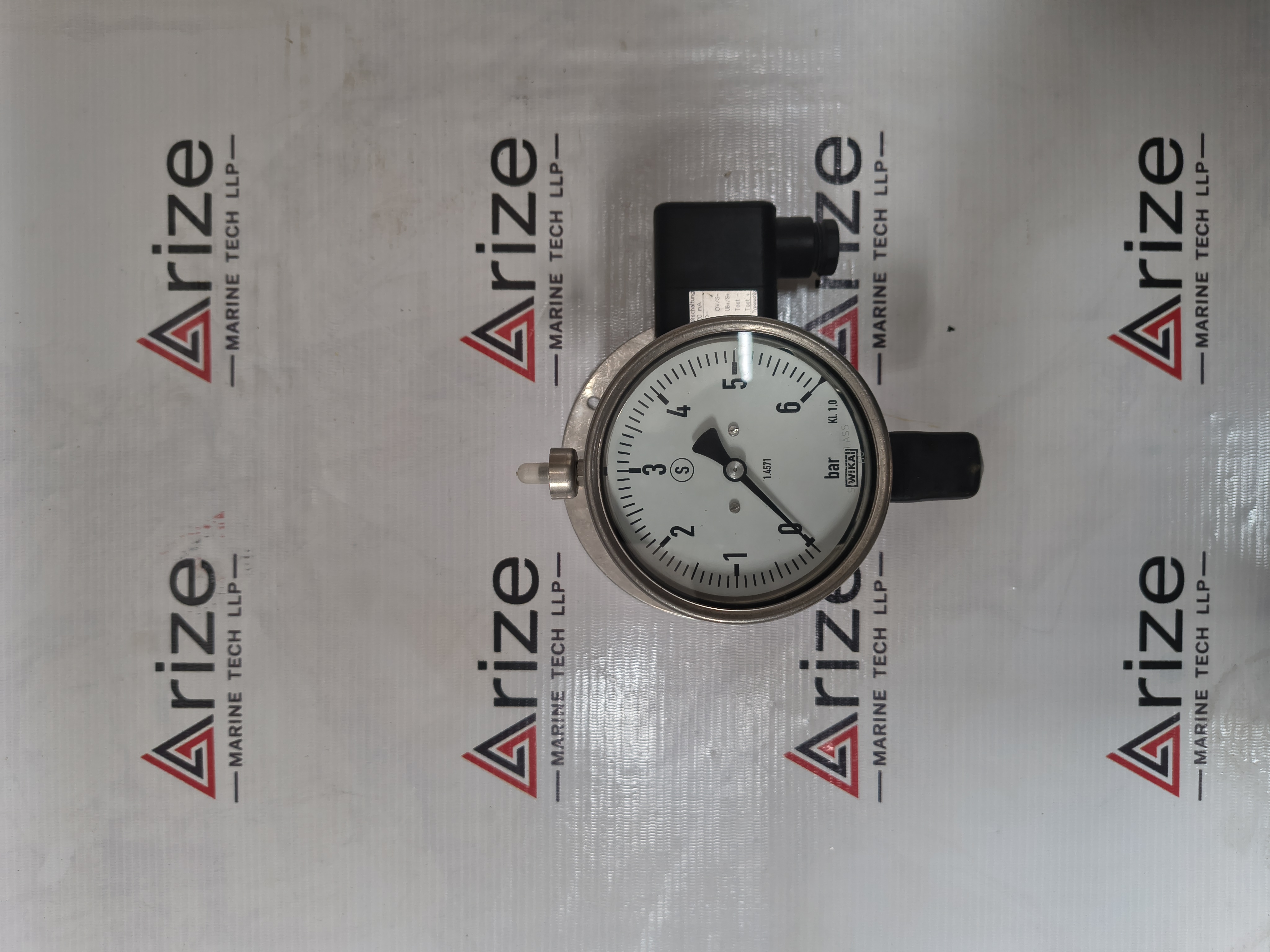 WIKA 232.30.100 Bourdon Tube Pressure Guage 0-6 BAR NEW