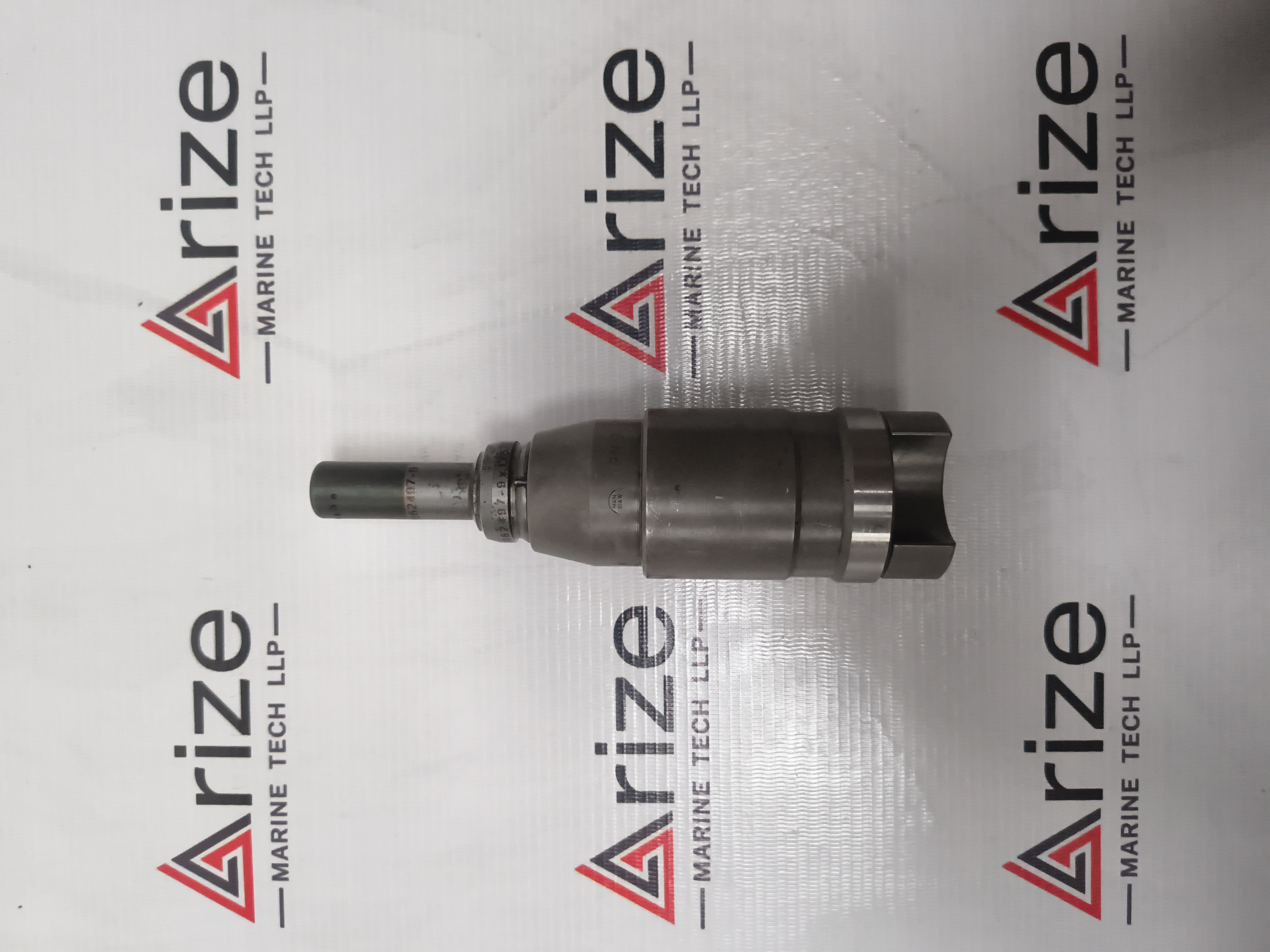 MAN B&W K90MC SPINDLE GUIDE CPN 06-11 WITH ATOMIZER 3062497-9X175 NEW