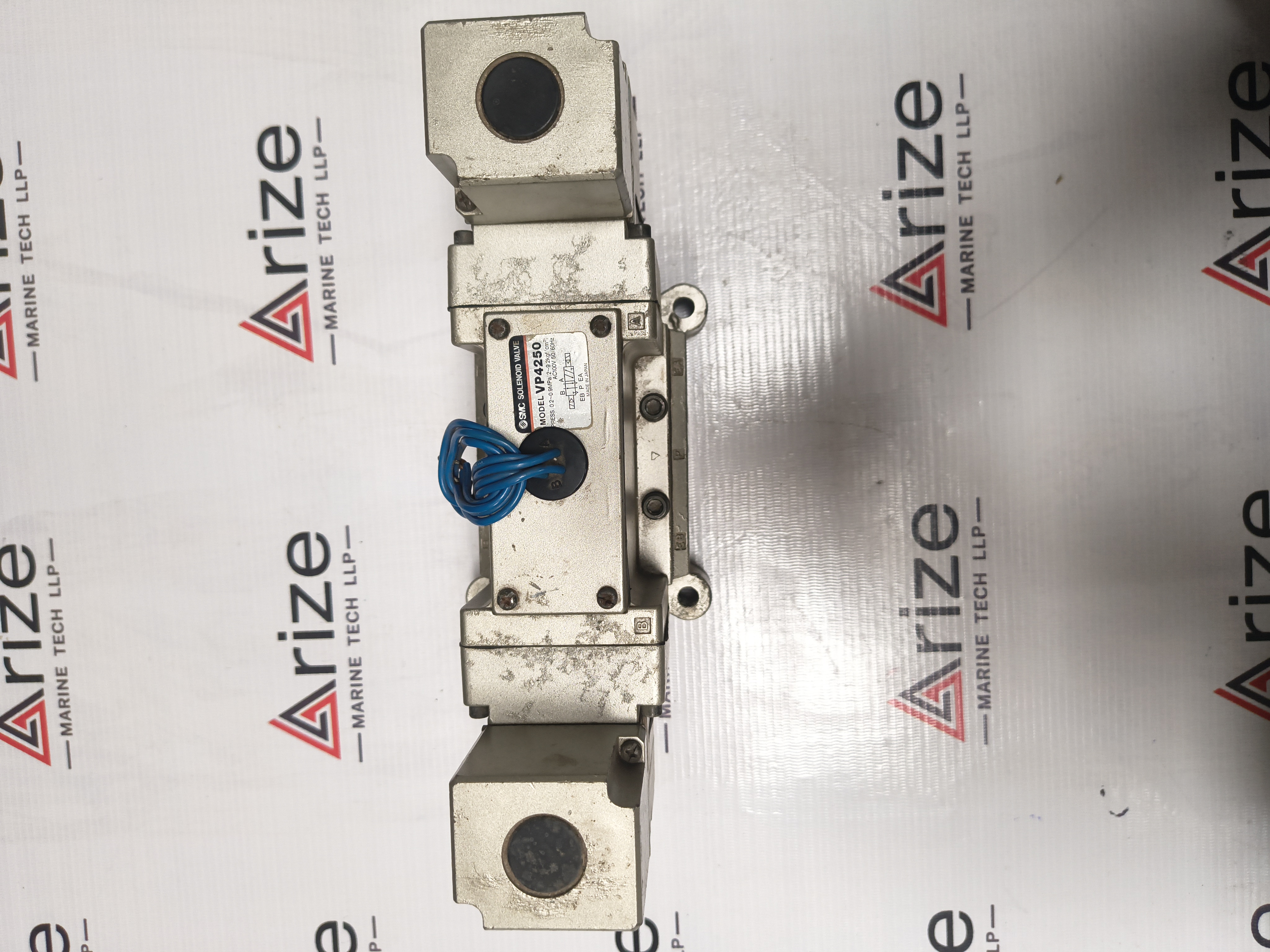 SMC SOLENOID VALVE VP4250 NEW