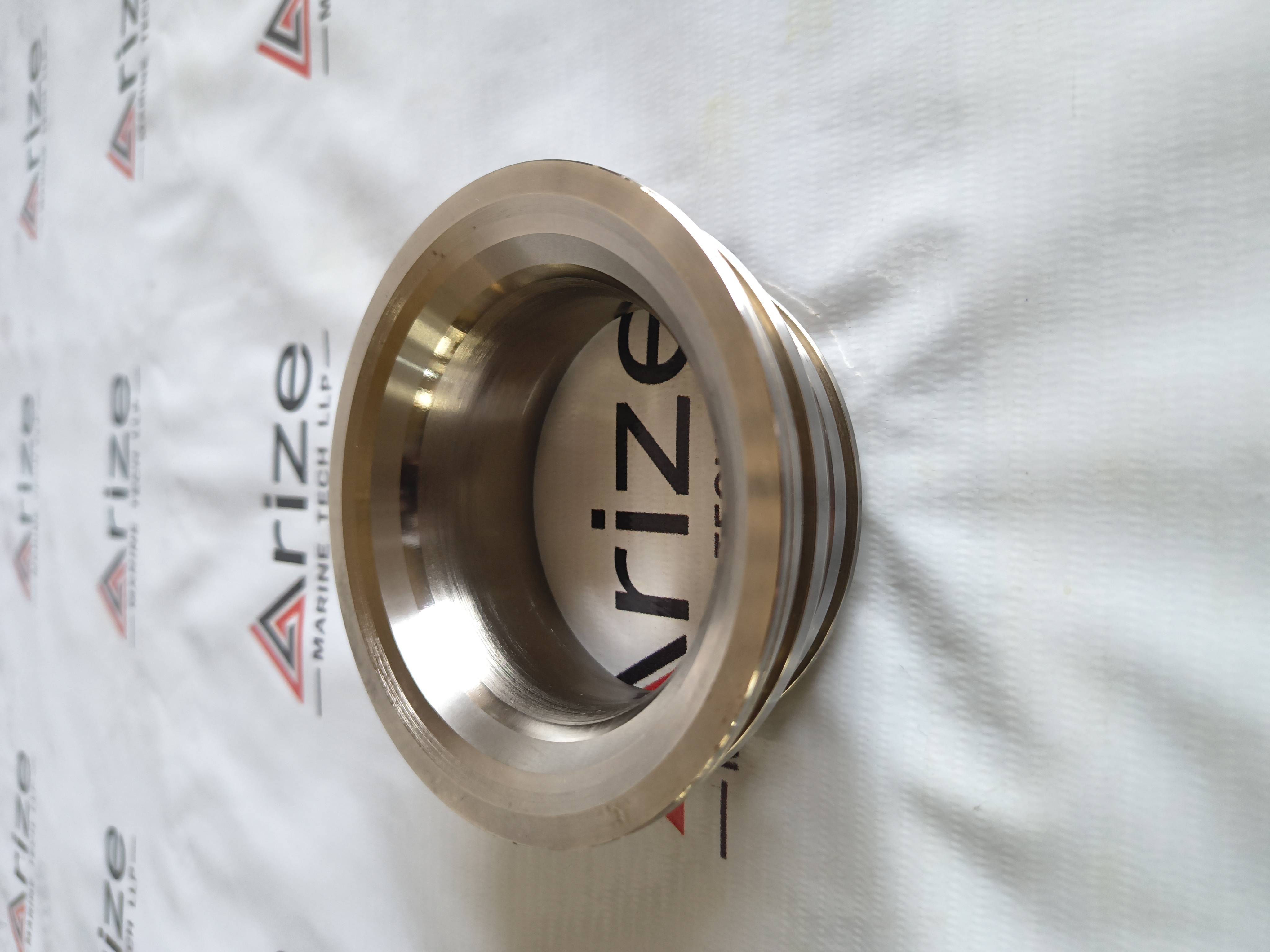 YANMAR N260 VALVE SEAT (EXHAUST) 151605-11090 NEW