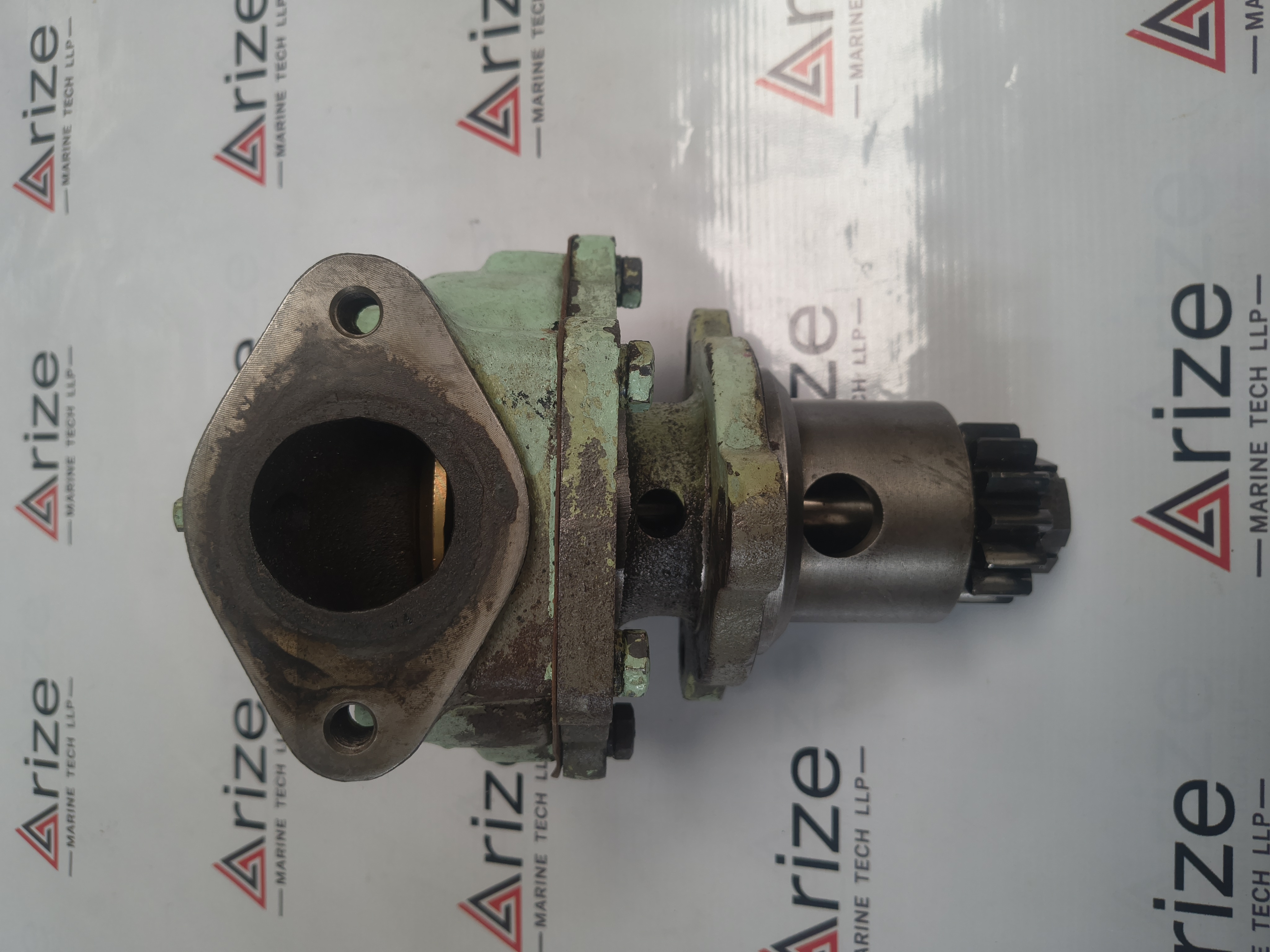 NIIGATA NSD-G LUB OIL PUMP ASSY USED